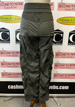 Cargar imagen en el visor de la galería, Lululemon Ruched Studio Pants (Size 12)