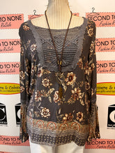 Load image into Gallery viewer, Grey Floral Boho Lace Top (Size M)