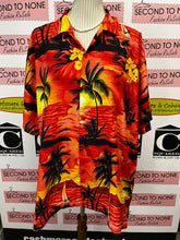 Cargar imagen en el visor de la galería, Assorted Hawaiian Shirts (Only 1 Left!)
