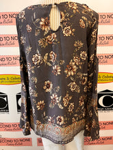 Load image into Gallery viewer, Grey Floral Boho Lace Top (Size M)