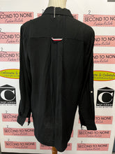 Cargar imagen en el visor de la galería, Tommy Hilfiger Black Button Up (Size M)
