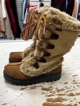 Load image into Gallery viewer, Y2K Skechers Faux Fur Leather Boots (Size 6)