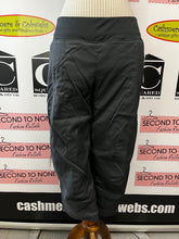 Load image into Gallery viewer, NWT Arc'teryx Axina Knicker Capris (Size S)