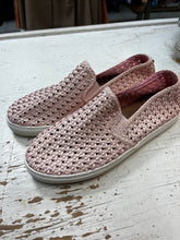 Load image into Gallery viewer, Steve Madden Pink Woven Adly Shoes (Size 9.5)