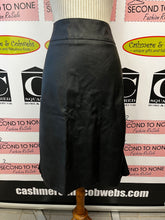 Load image into Gallery viewer, Black Faux Leather Skirt (Size 3X)