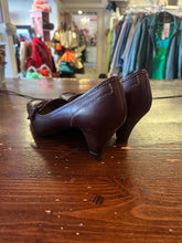 Charger l'image dans la galerie, Anne Klein Buckle Heeled Loafers (Size 7.5)