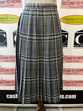 Load image into Gallery viewer, Vintage Highland Queen Tartan Kilt (Size 12)