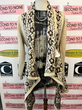 Load image into Gallery viewer, Zara Velour Tee (Size M)