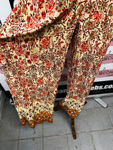 Charger l'image dans la galerie, Floral Boho Pants (Size M)