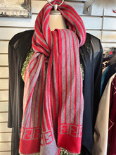 Cargar imagen en el visor de la galería, Bufanda de lana de diseñador Fendi