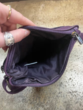 Load image into Gallery viewer, Discovery Canada Leather Crossbody