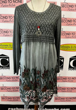 Load image into Gallery viewer, Embroidered Floral Hem Grey Dress (Size L)