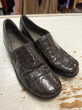 Load image into Gallery viewer, Clarks Bendables Shoes (Size 10)