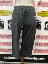 Load image into Gallery viewer, Roots Grey Lounge Capris (Size S)
