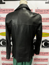 Cargar imagen en el visor de la galería, Danier Genuine Leather Jacket (Size M)