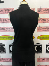 Cargar imagen en el visor de la galería, Ribbed Sleeveless Mock Neck (Only 2 Left!)
