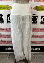 Charger l'image dans la galerie, Made in Italy 100% Silk Pants (Size XL)