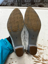 Charger l'image dans la galerie, Un Tour en Ville Metallic Heels (Size 38=7)