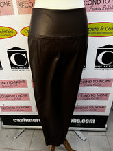 Cargar imagen en el visor de la galería, Faux Leather Pants (2 Colors)