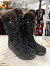 Charger l'image dans la galerie, Waterproof Winter Boots (Size 9)