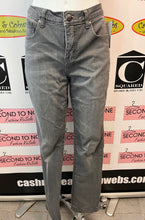 Cargar imagen en el visor de la galería, Tru Luxe Grey Embellished Jeans (Size 6)