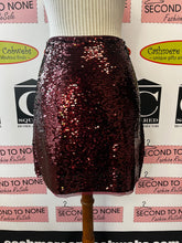 Charger l'image dans la galerie, NWT Burgundy Sequin Skirt (Size 8)