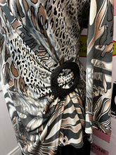 Load image into Gallery viewer, Frank Lyman Wrap Top (Size 16)