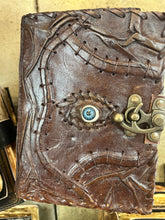 Cargar imagen en el visor de la galería, Antique Paper Leather Journals (3 Designs Left!)