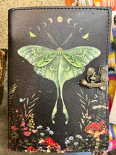 Cargar imagen en el visor de la galería, Antique Paper Leather Journals (3 Designs Left!)