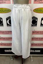 Load image into Gallery viewer, NWT White Wide Leg Pants (Size M)