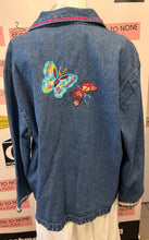 Cargar imagen en el visor de la galería, Butterly Applique Denim Jacket (Size L)