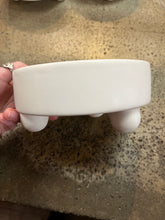 Cargar imagen en el visor de la galería, Large Footed Ceramic Candles (2 Colours)