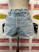 Cargar imagen en el visor de la galería, Levi's 501 Denim Shorts (Size 29W)