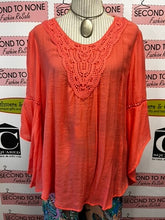 Load image into Gallery viewer, Coral Tunic Top (Size L)