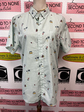 Load image into Gallery viewer, Assorted Men's Hawaiian/Beach Shirts (11 Options)