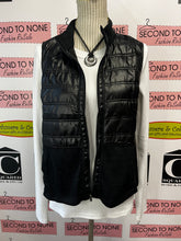 Cargar imagen en el visor de la galería, Quilted Zip-Front Vest (Only 1 Black Large Left!)