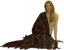 Cargar imagen en el visor de la galería, Official NHL-Licenced Stadium Blankets (3 Teams)