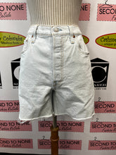 Load image into Gallery viewer, Levi's 501 Denim Shorts (Size 31W)