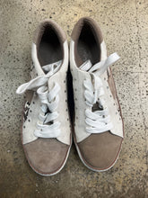Load image into Gallery viewer, Crown Vintage Kalinda Sneakers (Size 7 1/2)