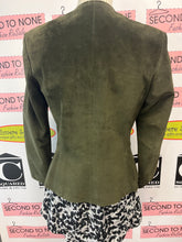 Load image into Gallery viewer, Danier Olive Green Suede Jacket (Size 4-6)