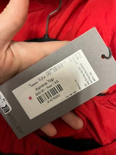 Charger l'image dans la galerie, NWT Red Ruffle Tank (Size XS)