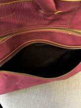 Cargar imagen en el visor de la galería, Matt & Nat Pink Vegan Leather Messenger Bag