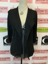 Load image into Gallery viewer, Black Buckle Shawl (Size S)