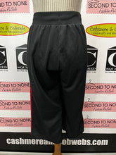 Cargar imagen en el visor de la galería, Adidas Red Accent Capris (Size L)