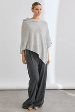 Cargar imagen en el visor de la galería, 100% Cashmere Ponchos (One Size)(Only 1 Left!)