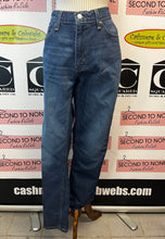 Load image into Gallery viewer, Levi's 541 Jeans (Size 32 x 32)