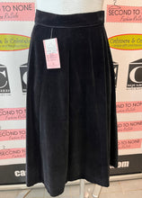 Load image into Gallery viewer, Vintage Sinny-Lee A-Line Velvet Skirt (Size 25”W)