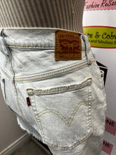Load image into Gallery viewer, Levi's 501 Denim Shorts (Size 31W)