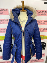 Load image into Gallery viewer, Unique Paisley Print Fooler Top (Size M)