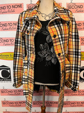 Charger l'image dans la galerie, Patrick King Thompson Camel Plaid Long Jacket (Size L- fits M)
